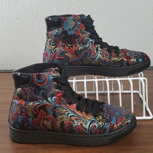 Bamboo Metallic Iridescent Tapestry & Patent Leather Short Boots Size‎ 7½